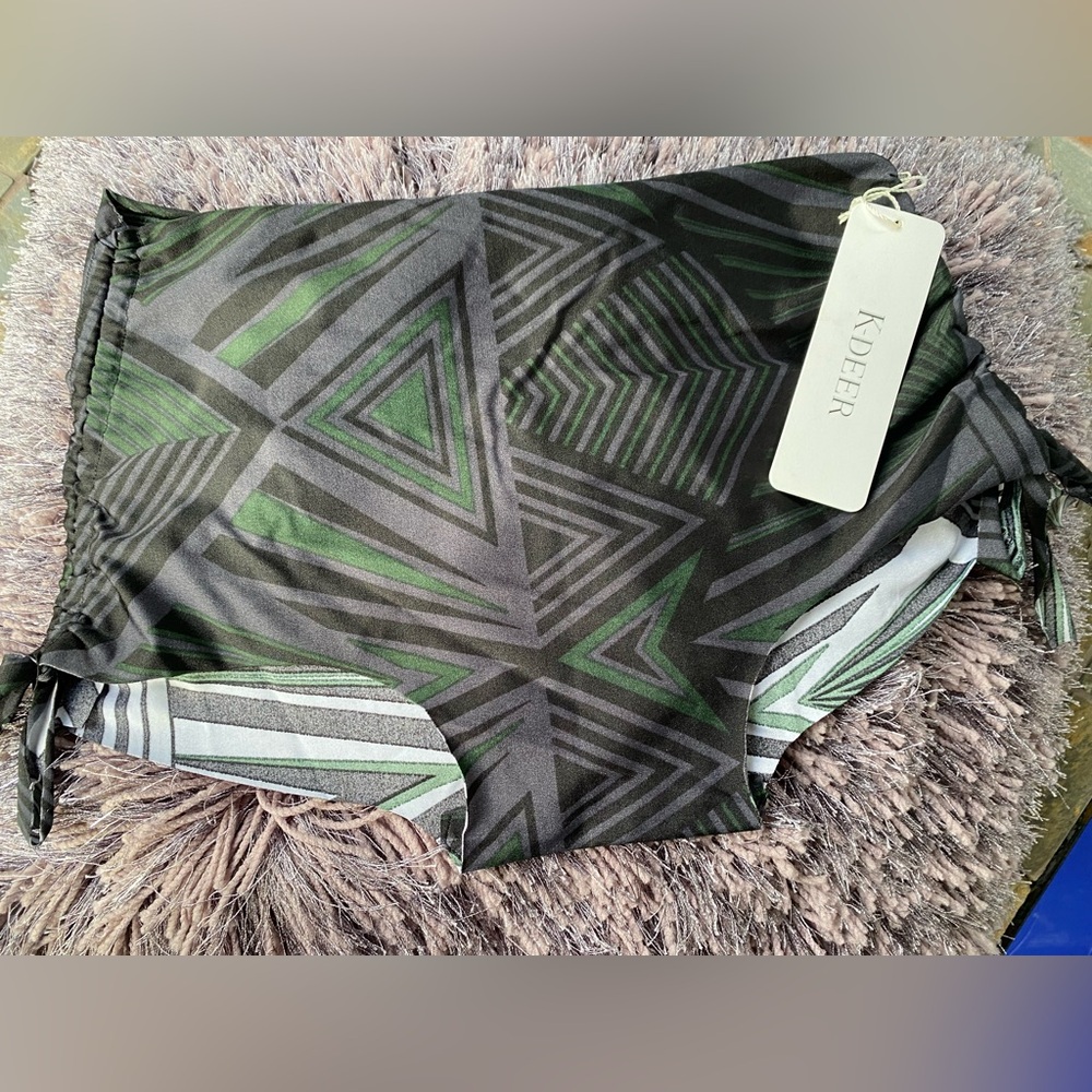 K-DEER Geometric Patterned Bum Bum Shorts in Green and Gray